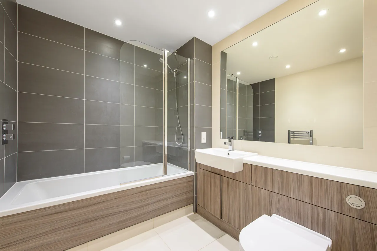 Flat 29, Capri House, 1 Beaufort Square, London, photo 9