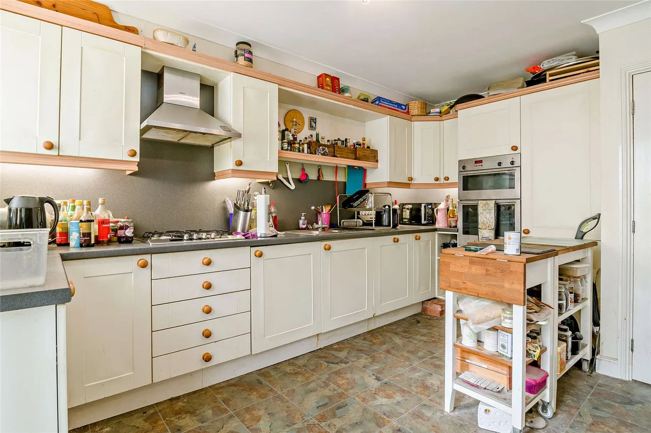 Horstmann Close, Bath, Somerset, BA1, photo 3