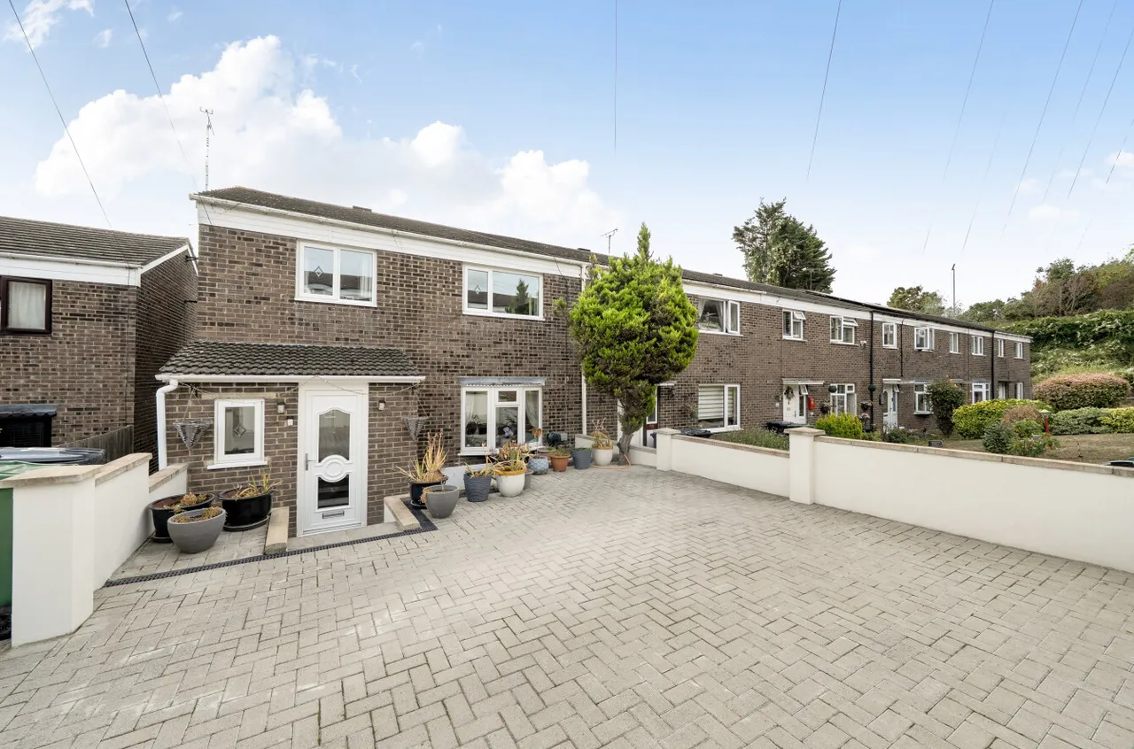 3 bed house for sale — Ingress Gardens, Greenhithe, DA9