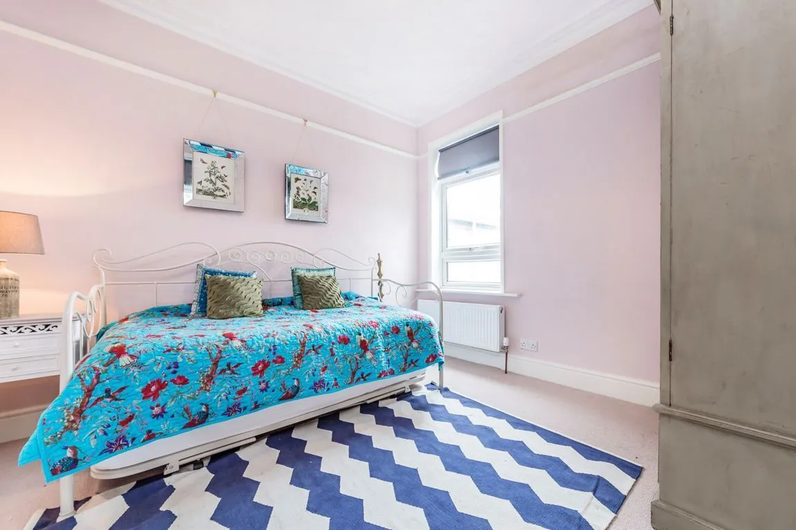 Adelaide Road, W13, photo 8