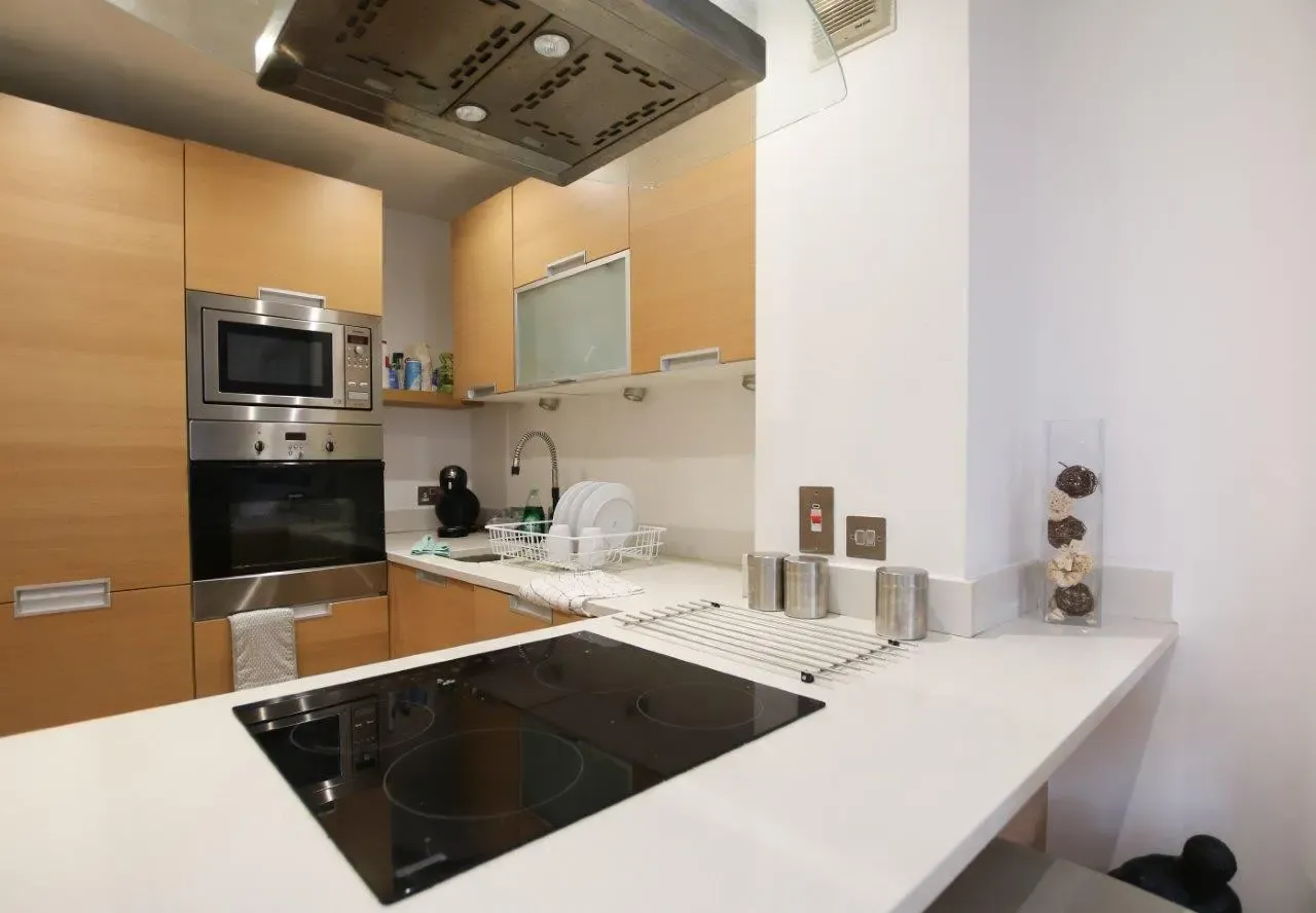 Commercial Road, E14, photo 7