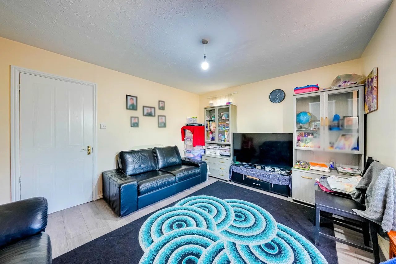 Hyacinth Close, Ilford, IG1, photo 6