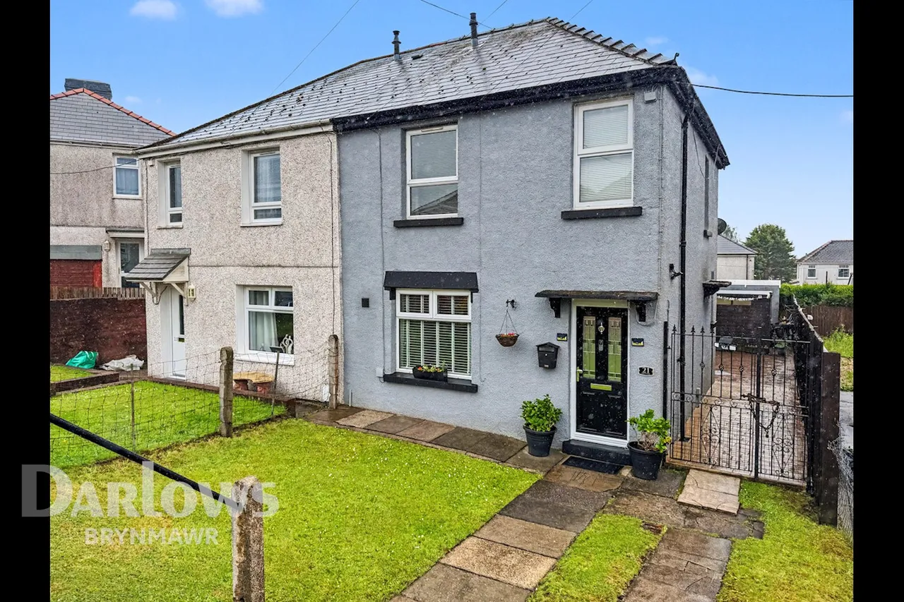 3 bed house for sale, Pen-Y-Dre, Ebbw Vale