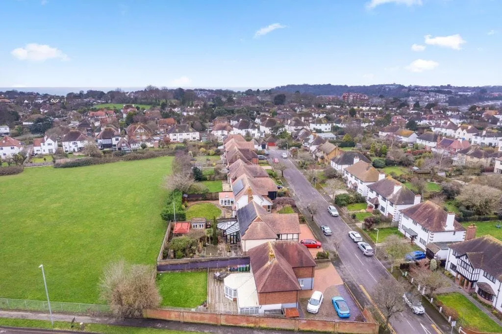 5 bed house for sale — Wellfield Road, Folkestone, CT20