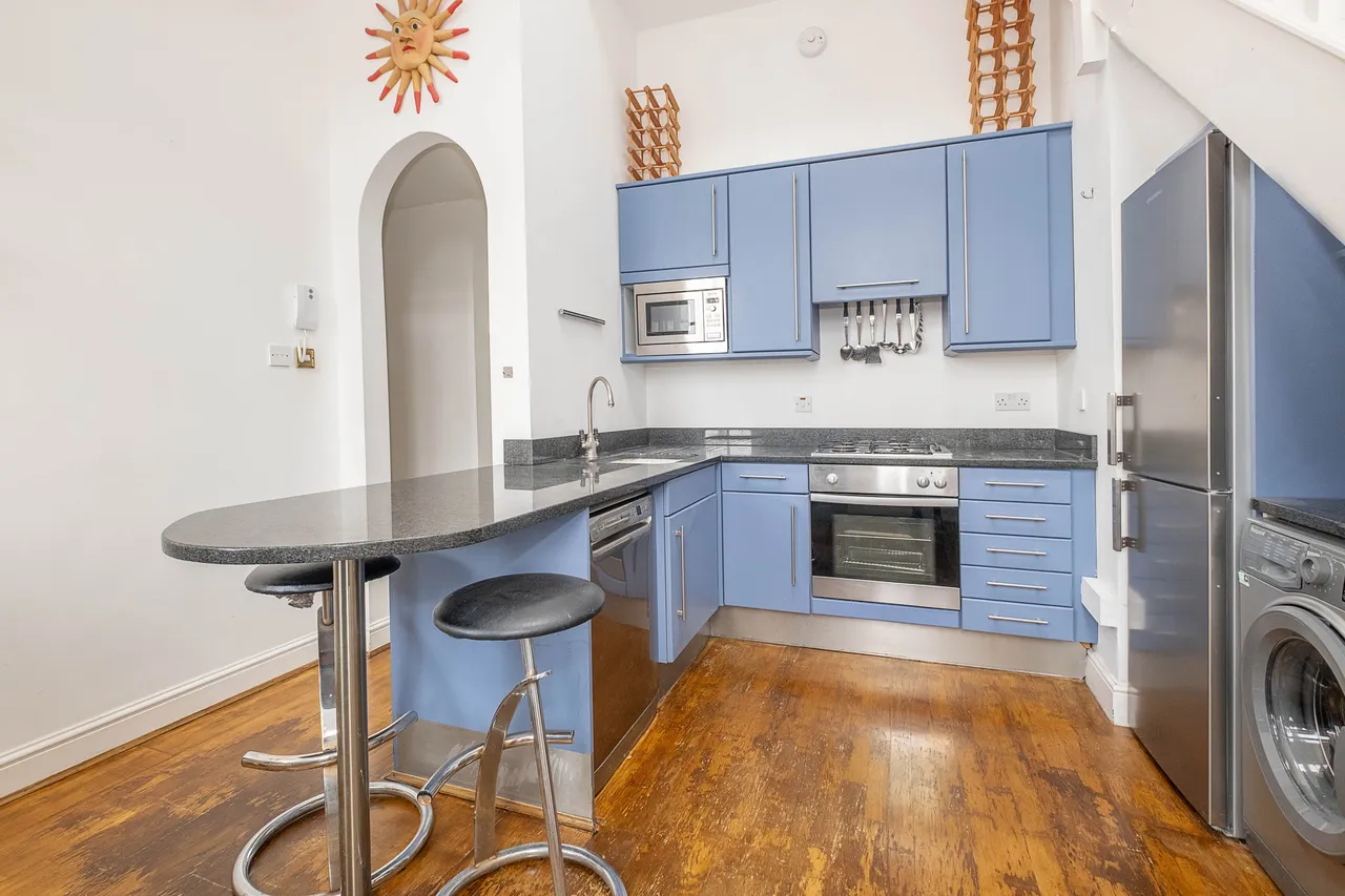Burmester Road, London, SW17, photo 10