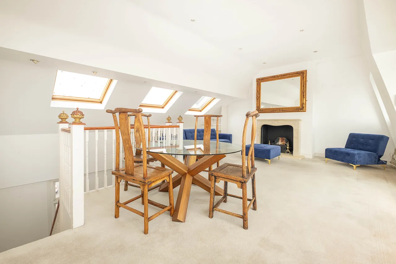 Burmester Road, London, SW17, photo 12
