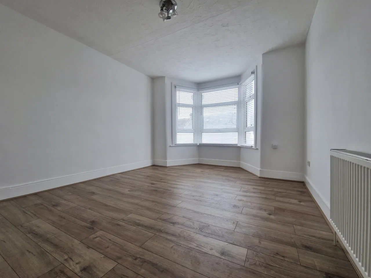 Flat 3, 20 Wellwood Road, Goodmayes, Essex, IG3 8TR, photo 2