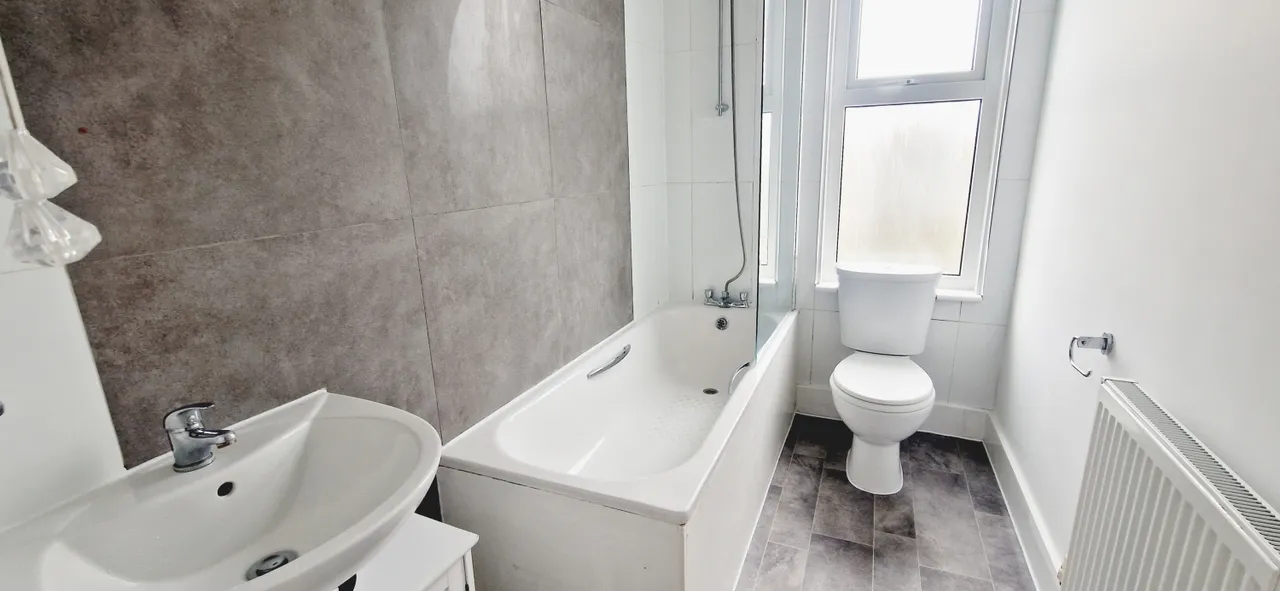 Flat 3, 20 Wellwood Road, Goodmayes, Essex, IG3 8TR, photo 5