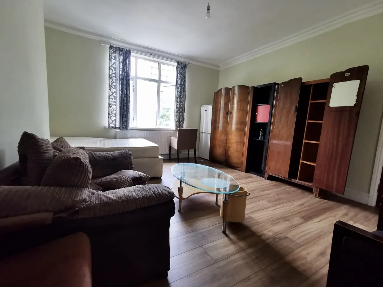 Tettenhall Road, Wolverhampton, WV6, photo 5