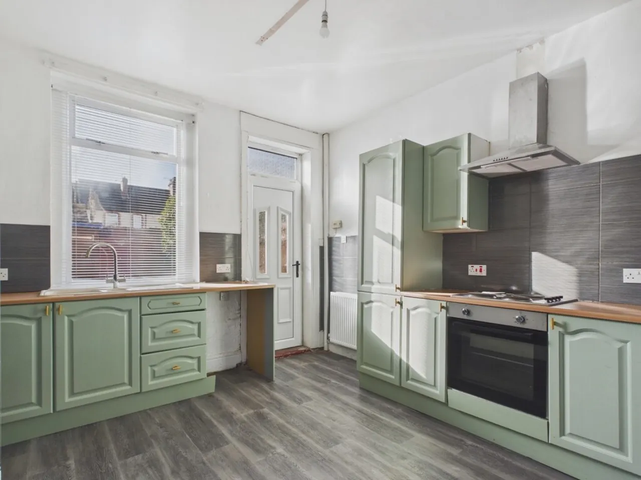 2 bed house for sale, Victoria Road, Mexbrough, S64