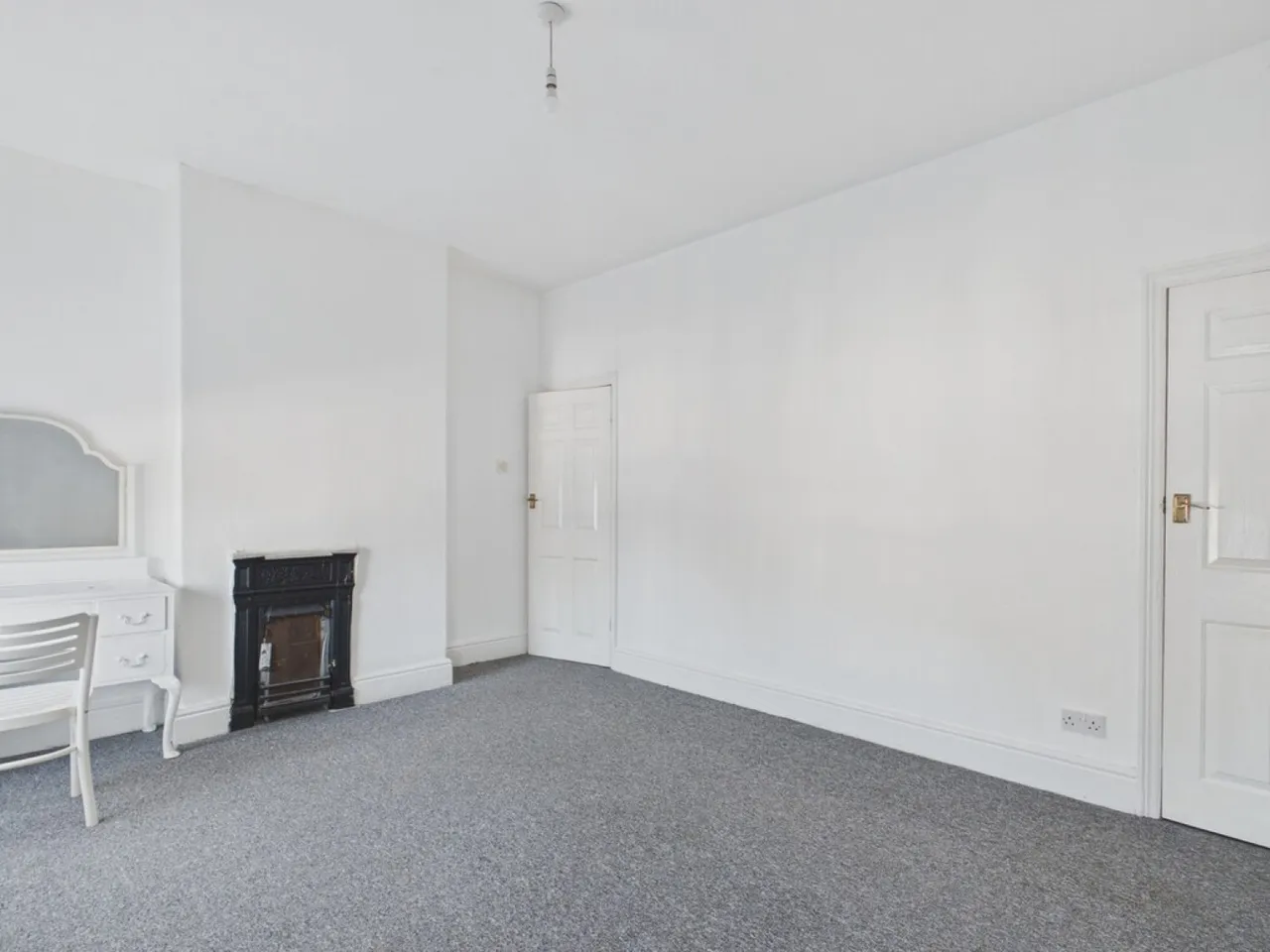 Victoria Road, Mexbrough, S64, photo 9