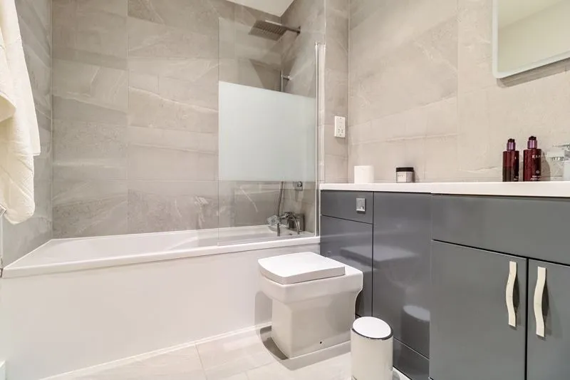 London Road, St. Albans AL1 3WA, photo 2