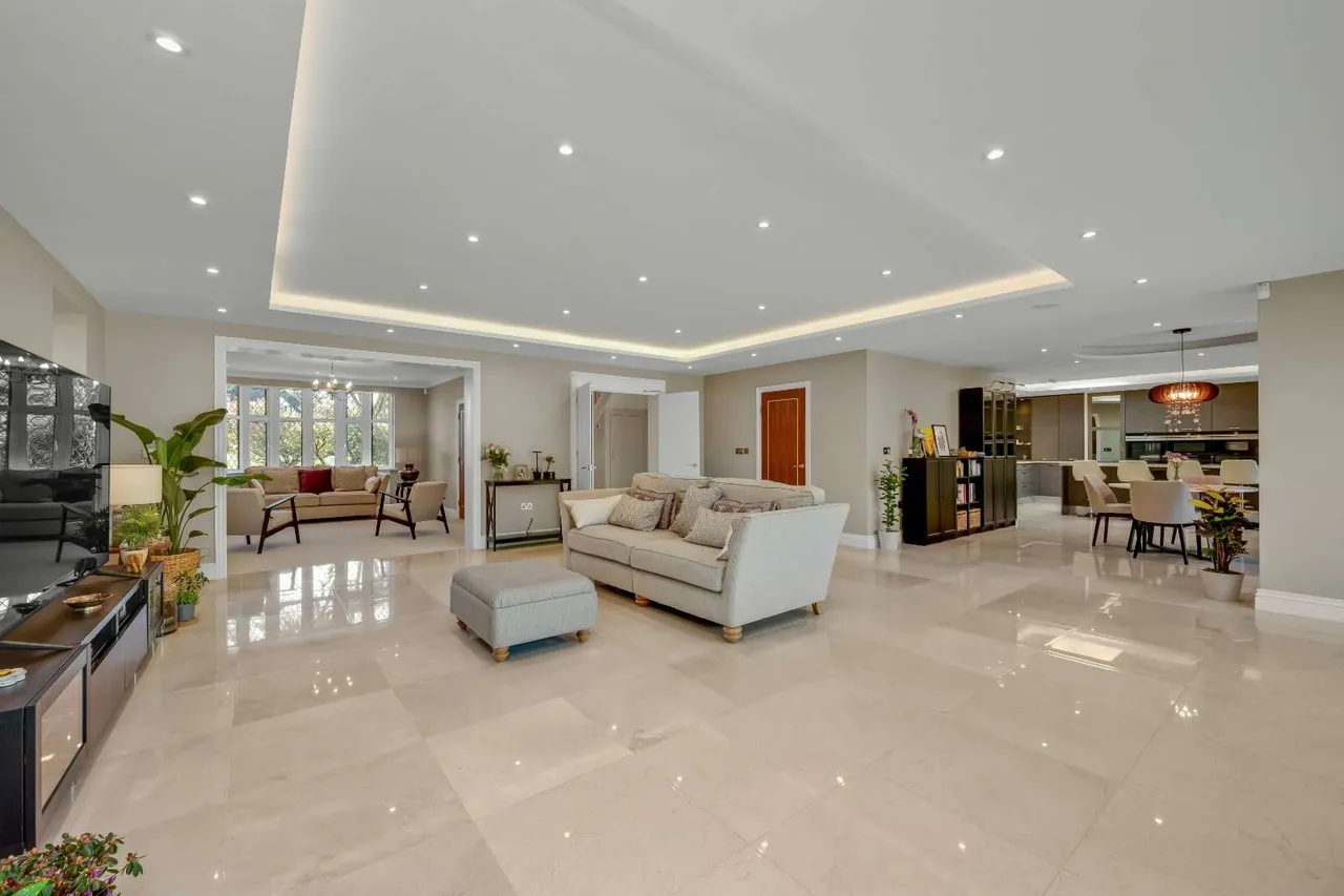 The Green, Ewell, Epsom, Surrey, KT17 3JN, photo 3