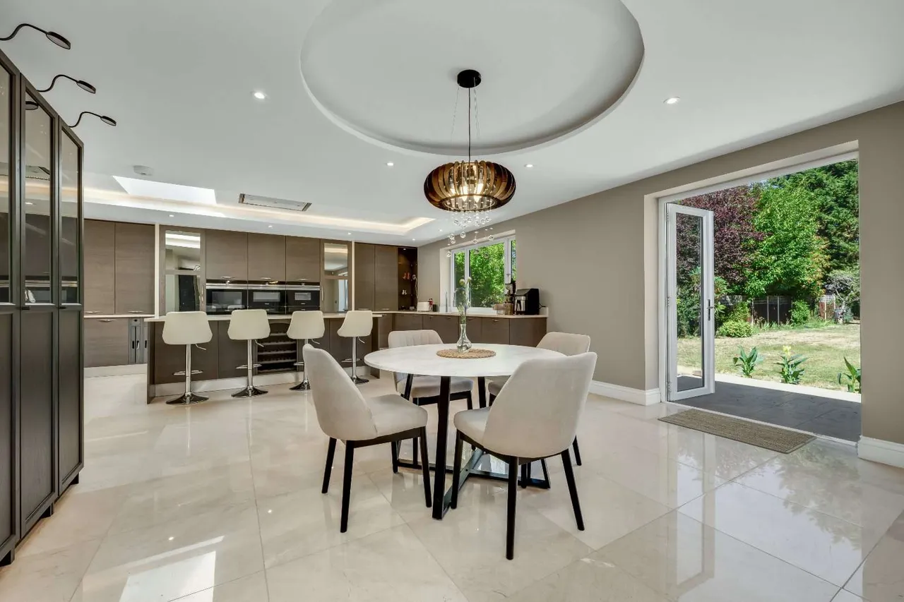 The Green, Ewell, Epsom, Surrey, KT17 3JN, photo 6