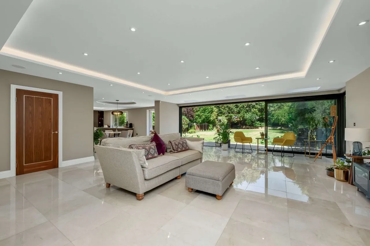 The Green, Ewell, Epsom, Surrey, KT17 3JN, photo 4