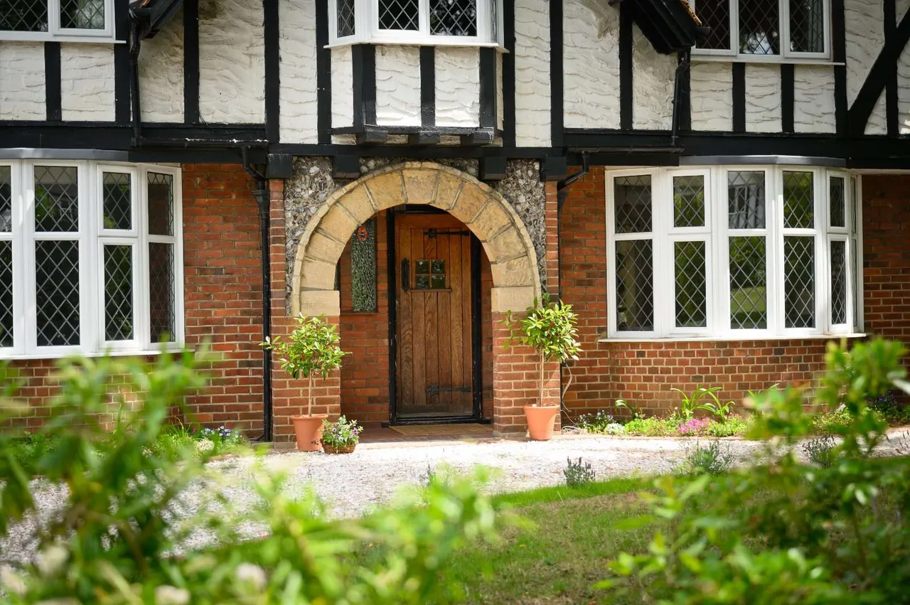 The Green, Ewell, Epsom, Surrey, KT17 3JN, photo 2