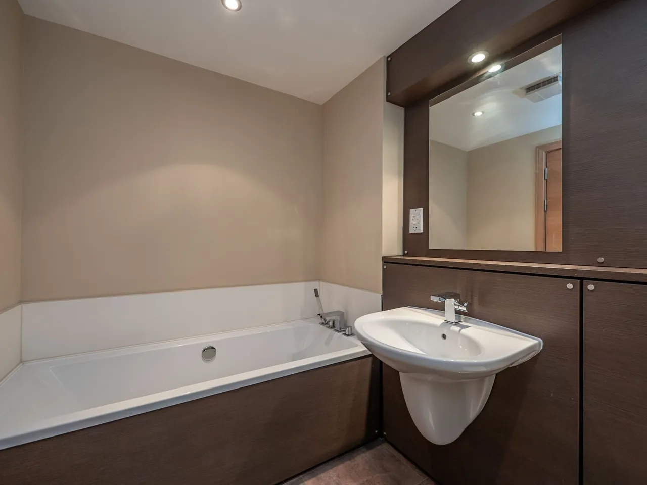 McEwan Square, Fountainbridge, EH3, photo 15