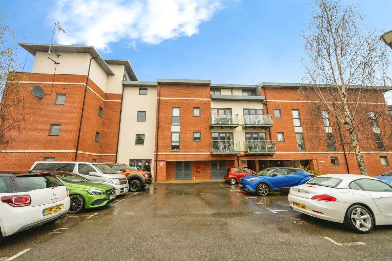 1 bed flat for sale — Waters Edge, Stourport-On-Severn
