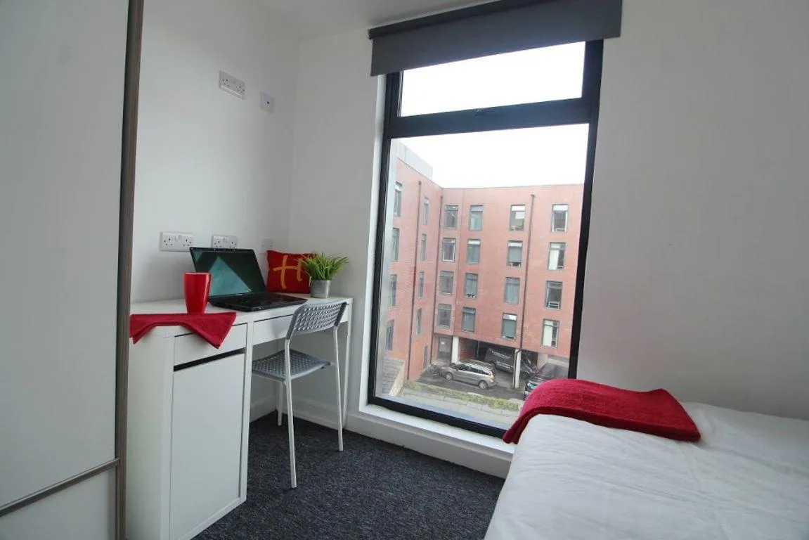 1 bed property to rent, Infirmary Road, S6
