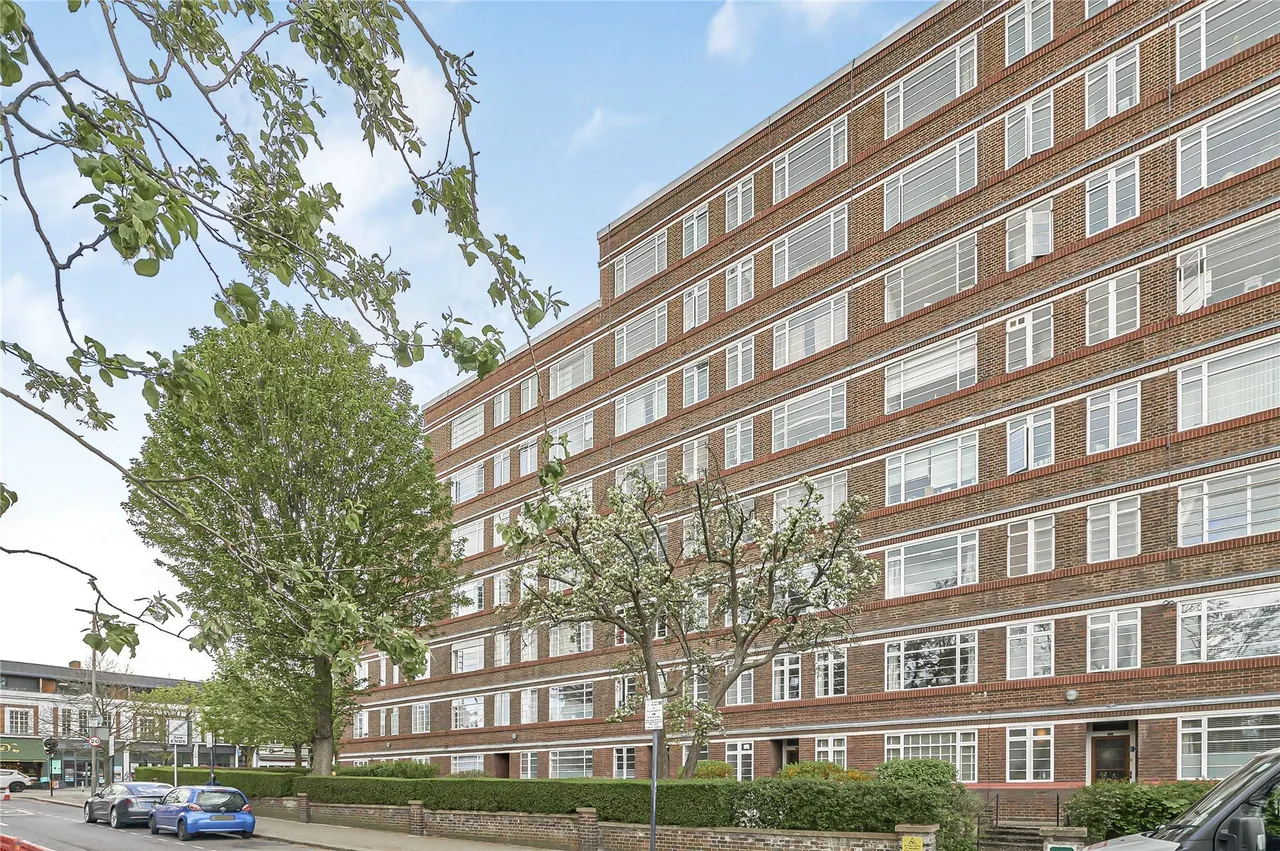 Balham High Road, London, SW17, photo 15
