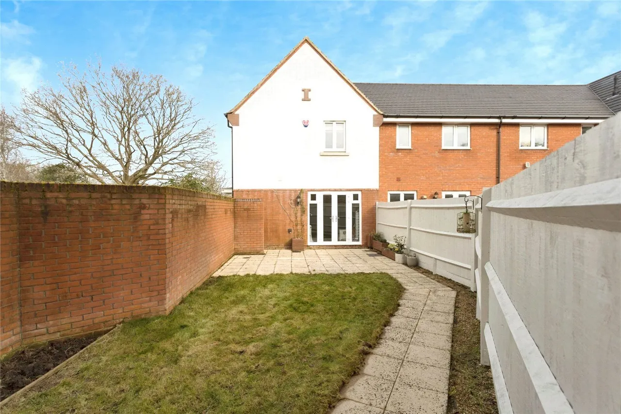 Riverside Walk, Crawley, RH10, photo 5