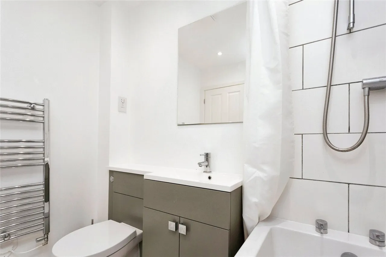 Riverside Walk, Crawley, RH10, photo 15
