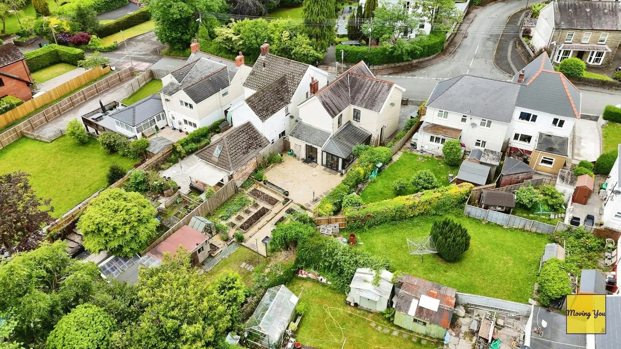 3 bed house for sale — Derwen Road, Alltwen, Pontardawe, SA8