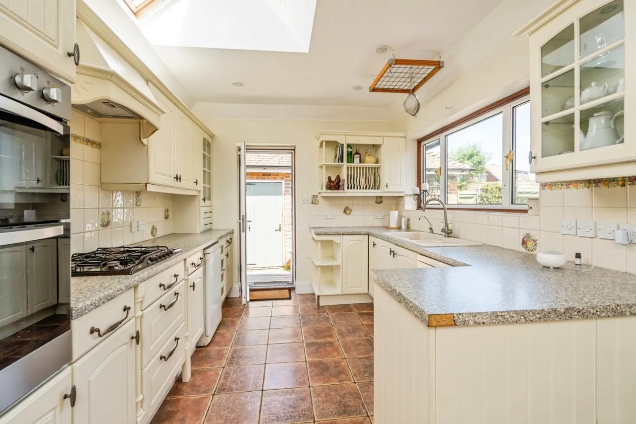 Elm Grove, Barnham, PO22, photo 4