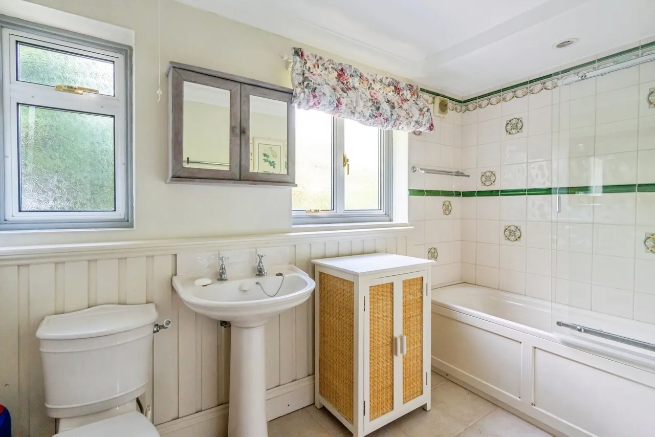 Elm Grove, Barnham, PO22, photo 12