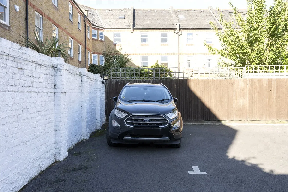 Battersea High Street, London, SW11, photo 12