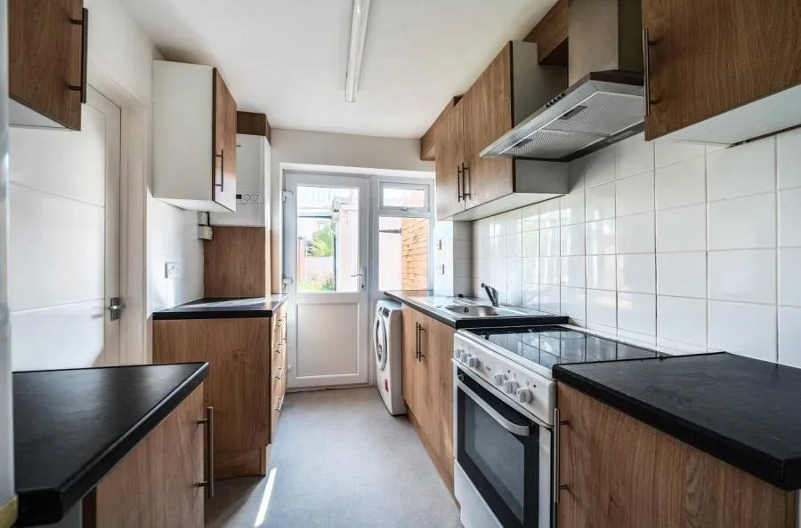 Tithe Farm Road, Houghton Regis, LU5, photo 4