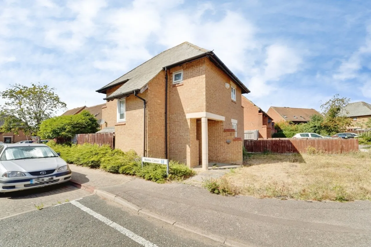 Tallis Lane,Browns Wood,Milton Keynes, photo 2