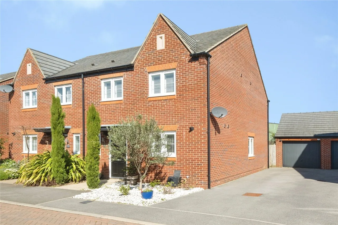 Lally Drive, Upper Heyford, Bicester, Oxfordshire, OX25, photo 14