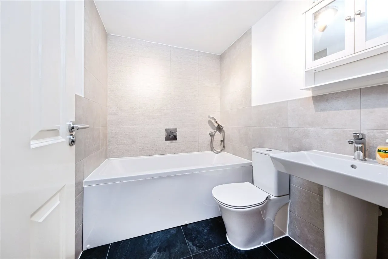 Lally Drive, Upper Heyford, Bicester, Oxfordshire, OX25, photo 10