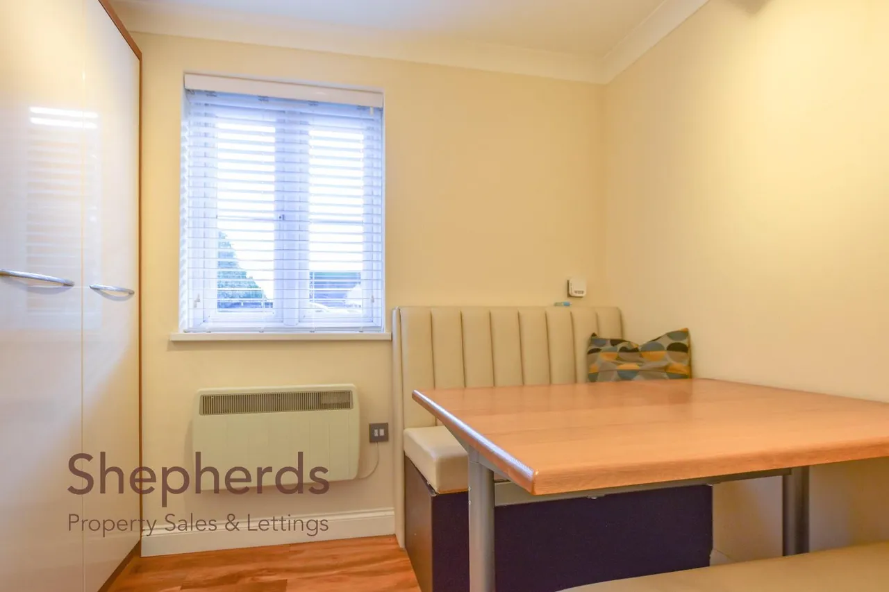 High Road, Broxbourne, EN10, photo 8