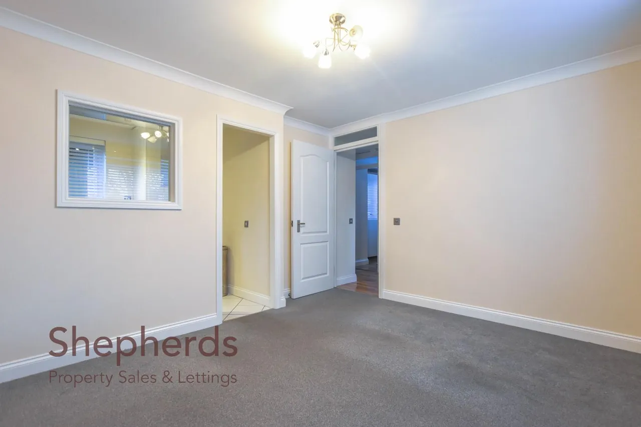 High Road, Broxbourne, EN10, photo 6