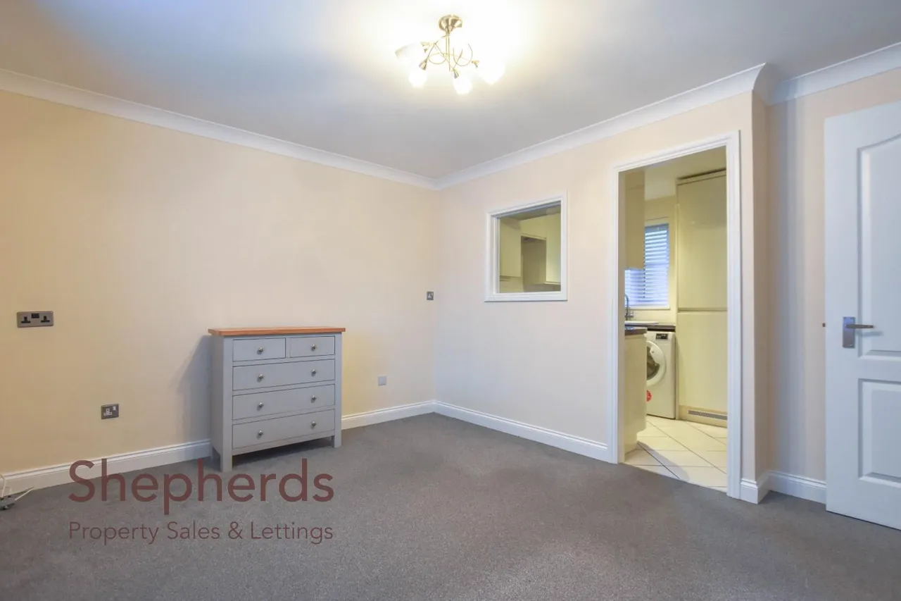 High Road, Broxbourne, EN10, photo 5