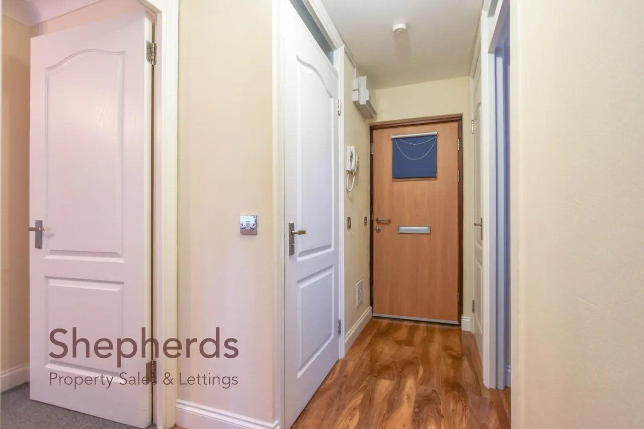 High Road, Broxbourne, EN10, photo 3