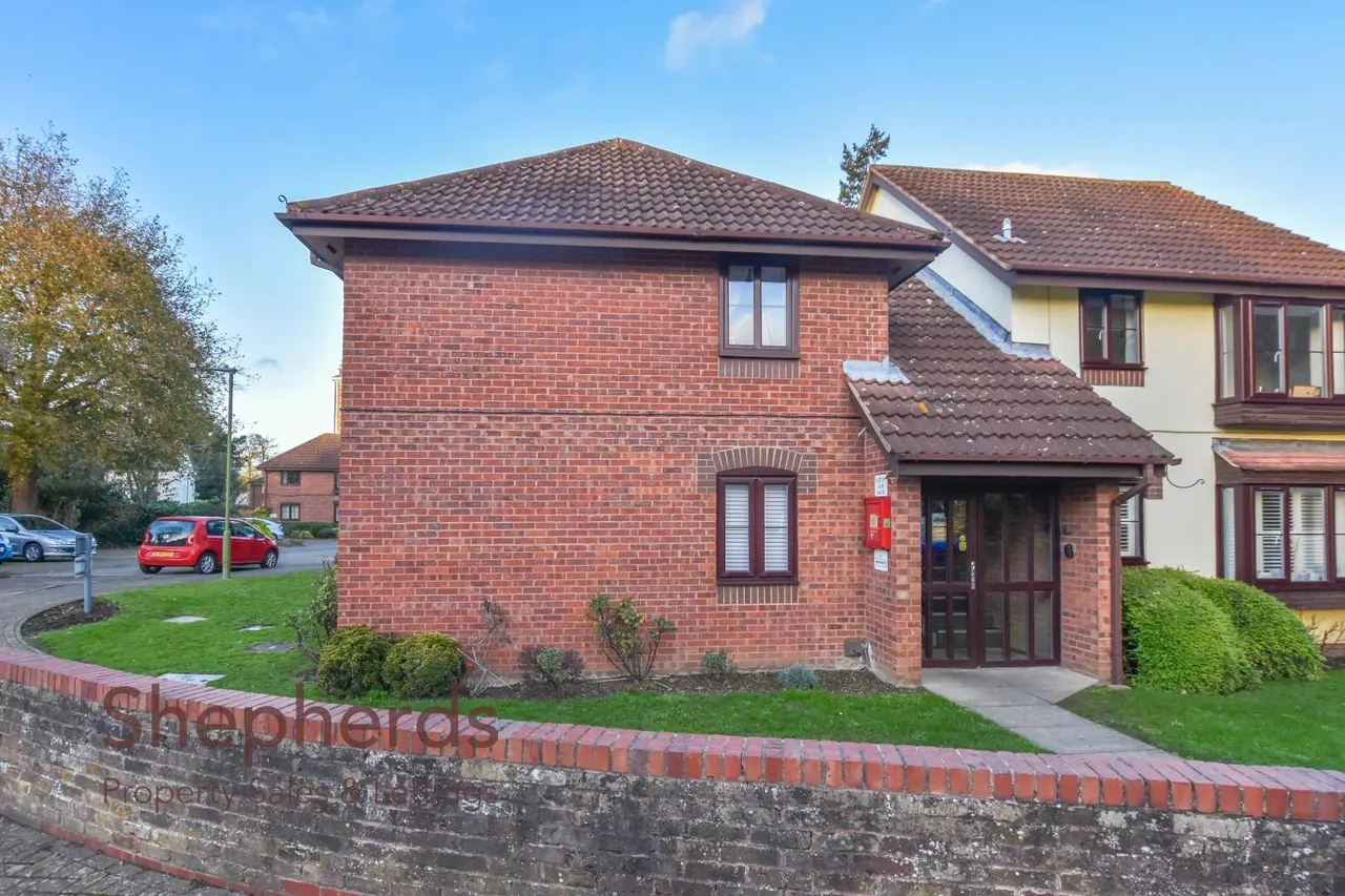 High Road, Broxbourne, EN10, photo 15