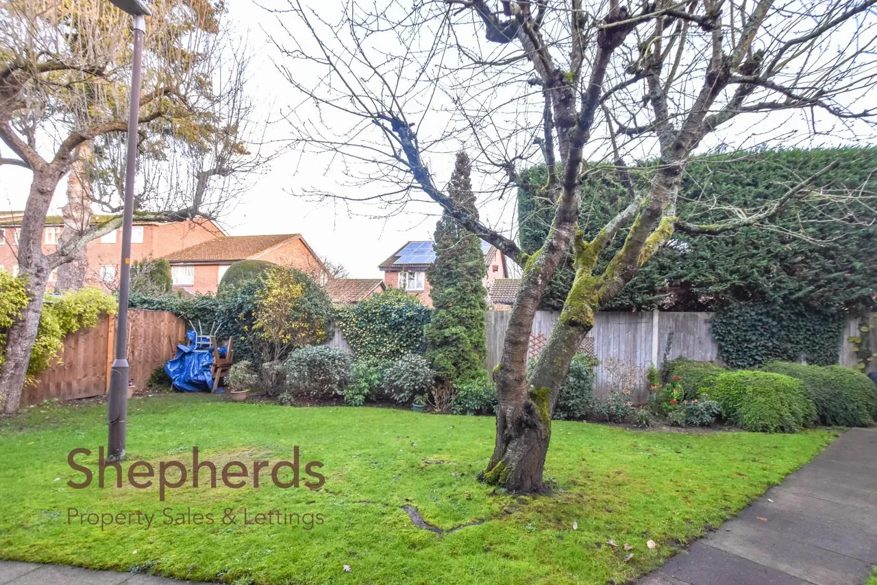 High Road, Broxbourne, EN10, photo 12