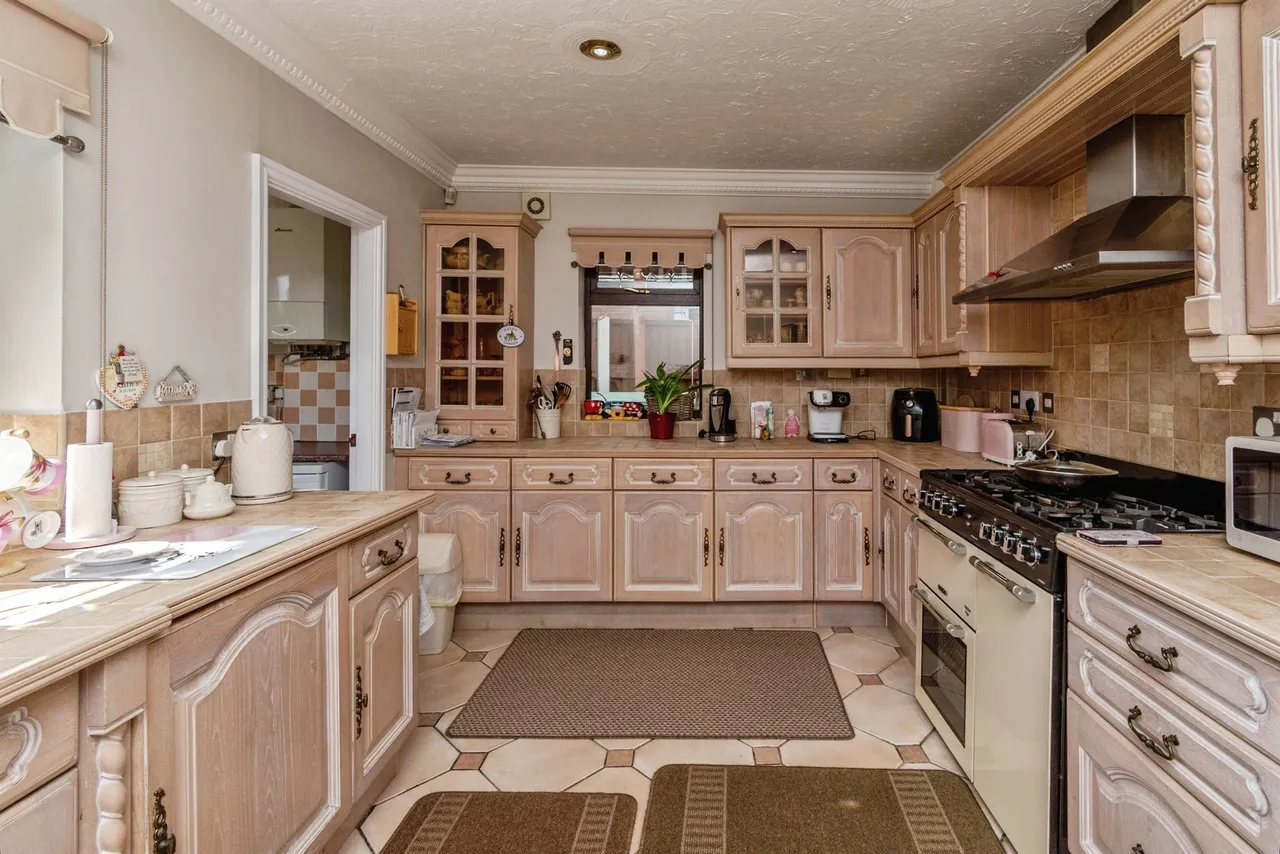 Mere Croft, Norton Canes, WS11, photo 6