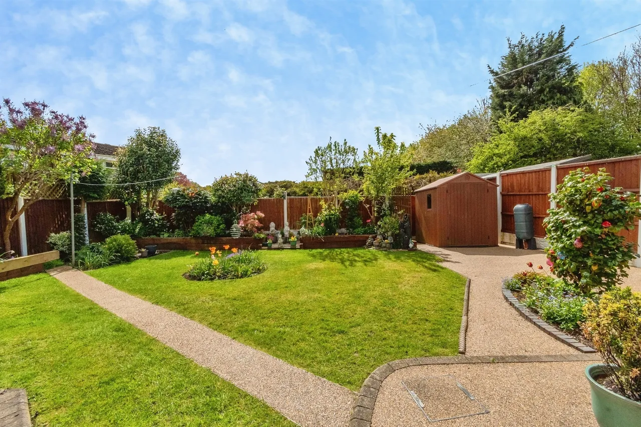 Mere Croft, Norton Canes, WS11, photo 3