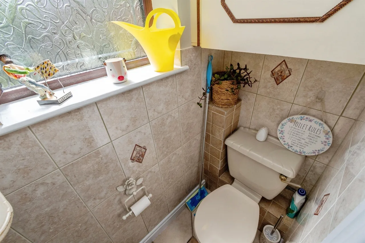 Mere Croft, Norton Canes, WS11, photo 11
