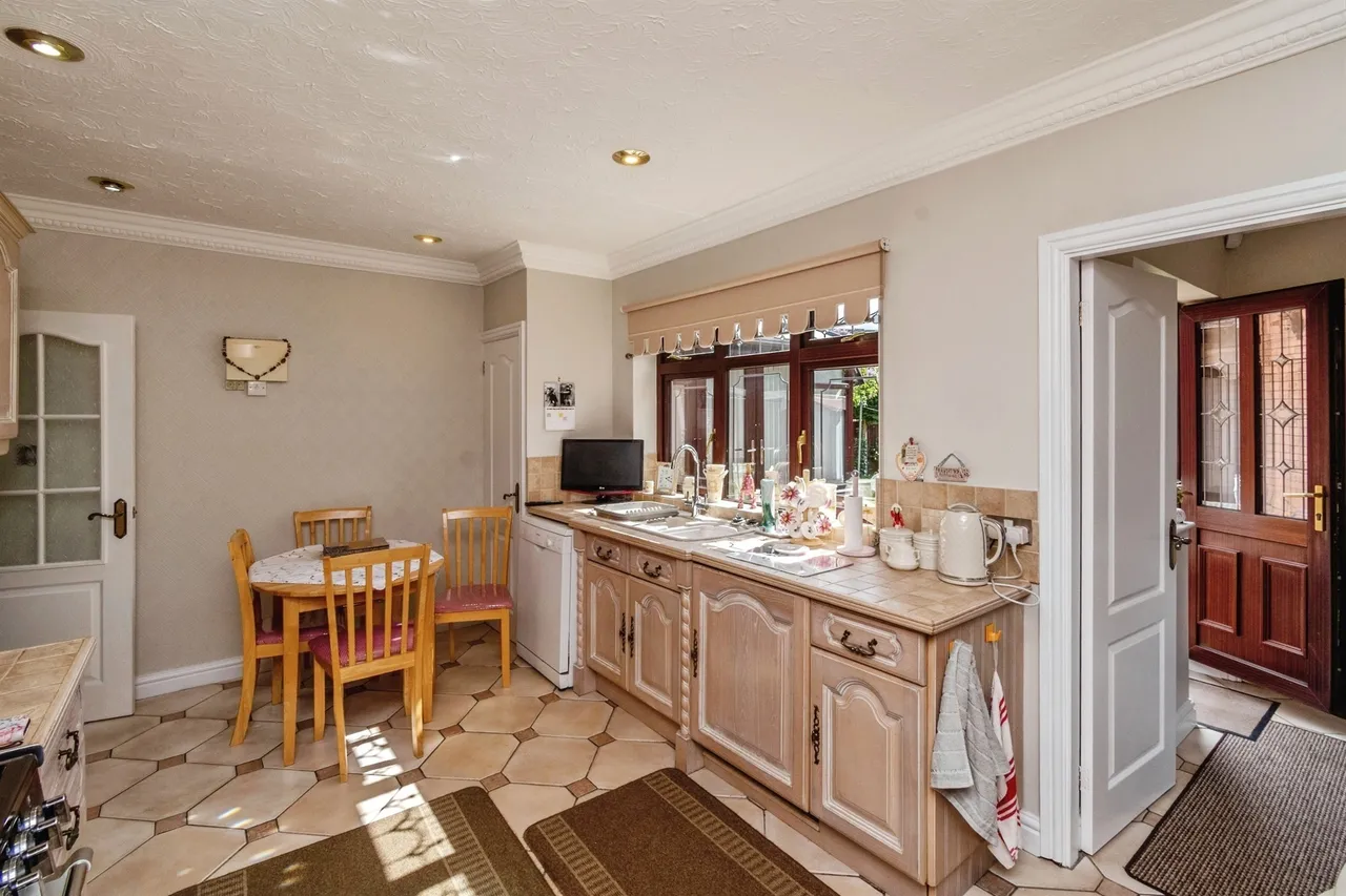 Mere Croft, Norton Canes, WS11, photo 10