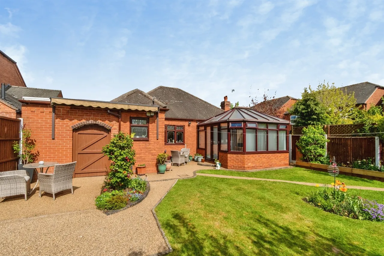 Mere Croft, Norton Canes, WS11, photo 2