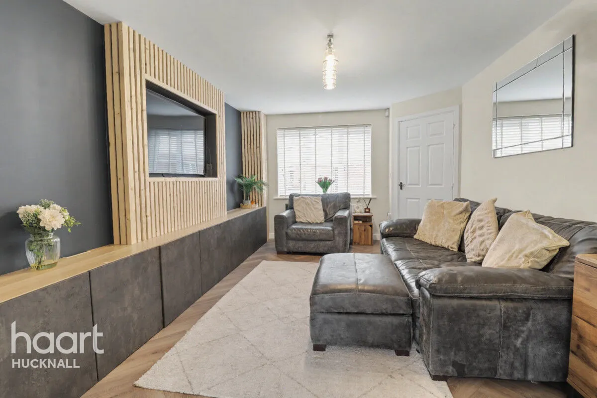 Defiant Close, Nottingham, NG15, photo 2