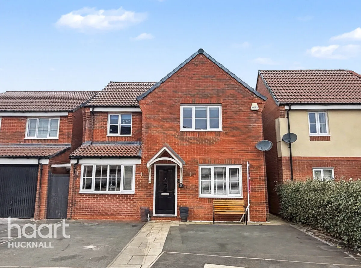 4 bed house for sale, Defiant Close, Nottingham, NG15