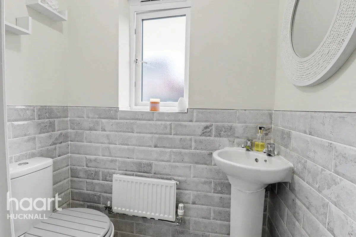 Defiant Close, Nottingham, NG15, photo 12