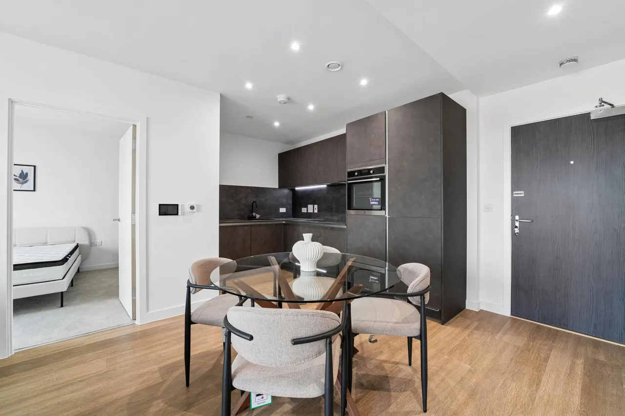 Hendon Waterside, London, NW9, photo 2