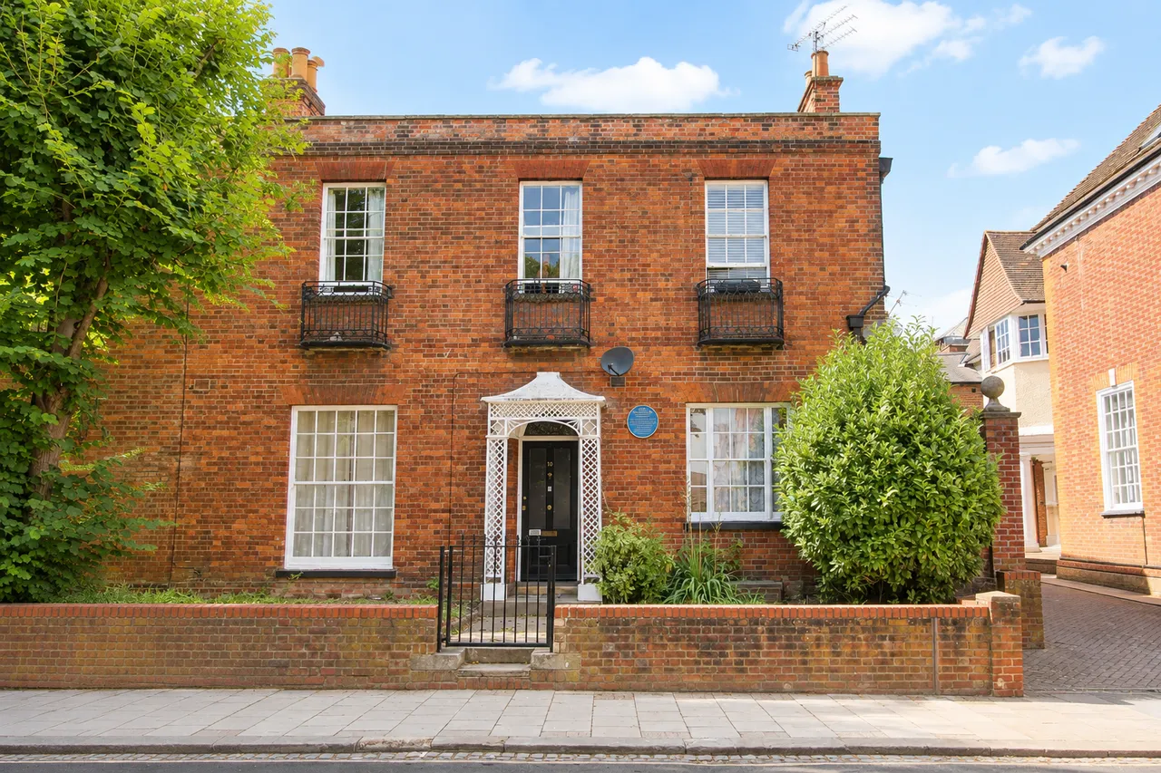 2 bed flat for sale — Flat 10, Crescent Court, Bedford, 14 The Crescent, MK40 2RU